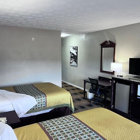 Budgetel Inn & Suites Dillard Exterior photo