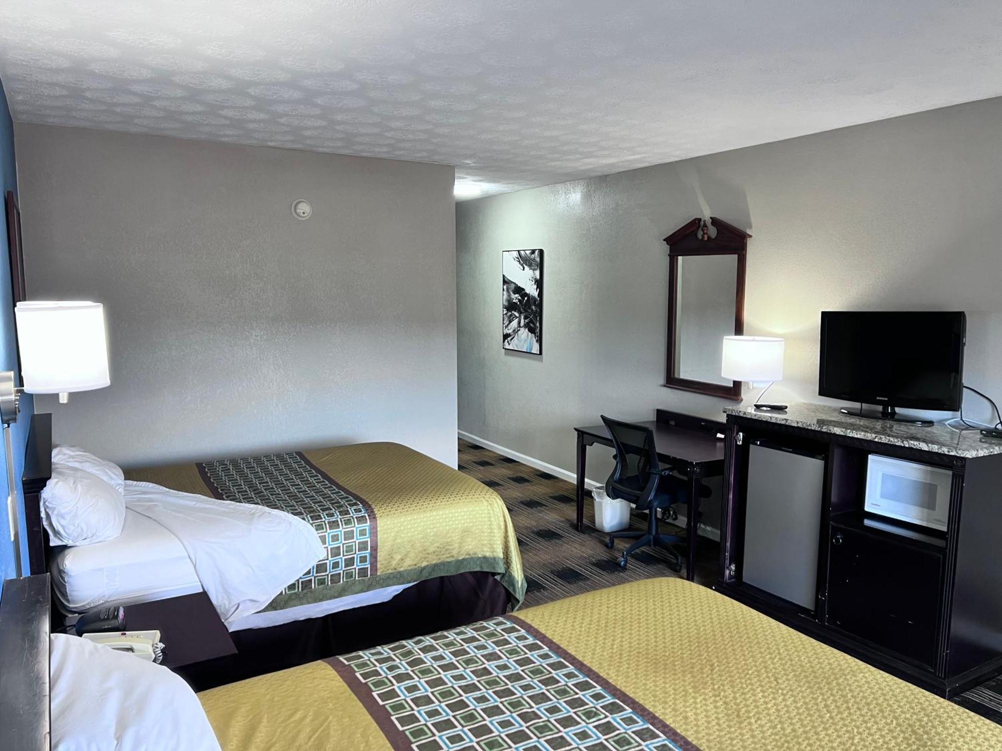 Budgetel Inn & Suites Dillard Exterior photo